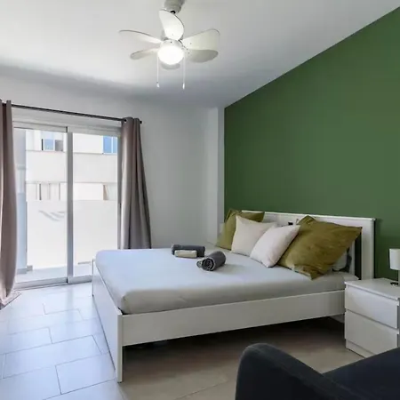 Charming In A Building With A Pool And Terrace Apartman